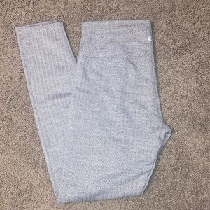 light gray, comfy leggings !!